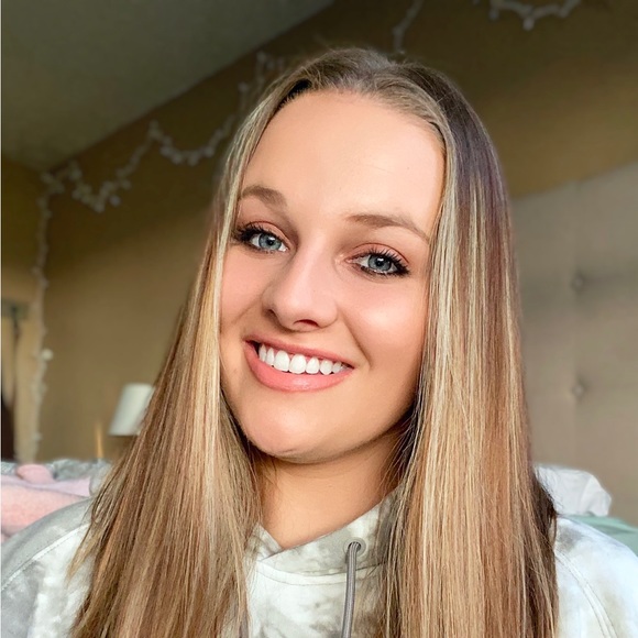 Meet your Posher, SaraJean - Picture 1 of 1